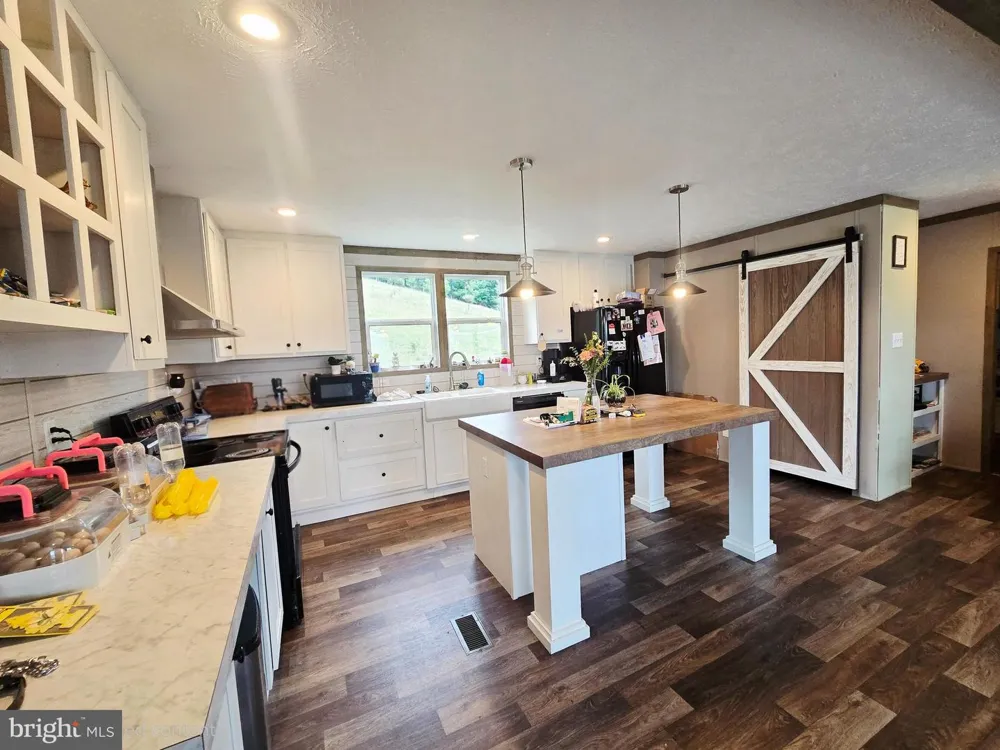 9848 LOWER TIMBER RIDGE ROAD Riverton, WV 26814