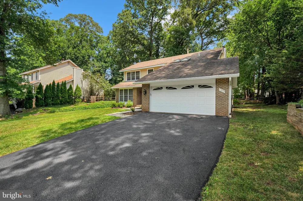 11533 FLINTS GROVE LANE North Potomac, MD 20878