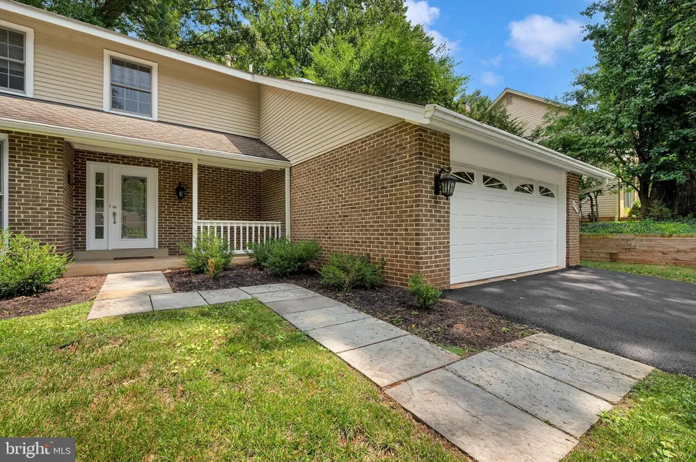 11533 FLINTS GROVE LANE North Potomac, MD 20878