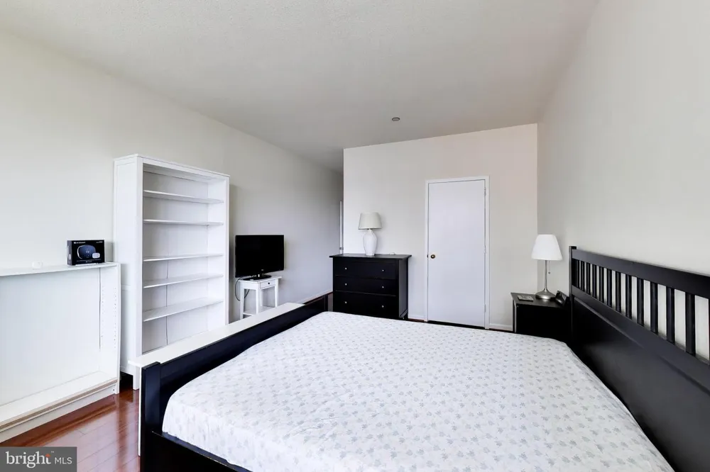 1805 CRYSTAL DRIVE #1102S Arlington, VA 22202