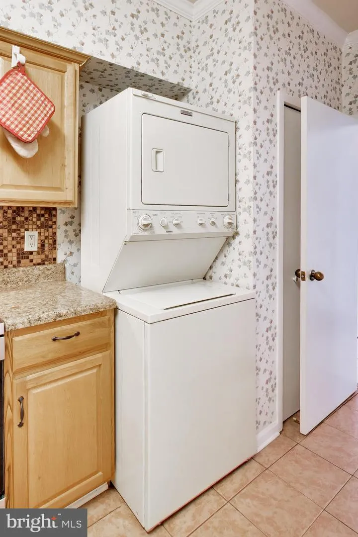 1805 CRYSTAL DRIVE #1102S Arlington, VA 22202