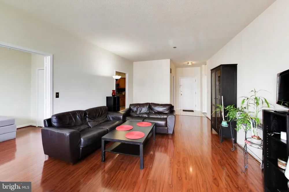 1805 CRYSTAL DRIVE #1102S Arlington, VA 22202