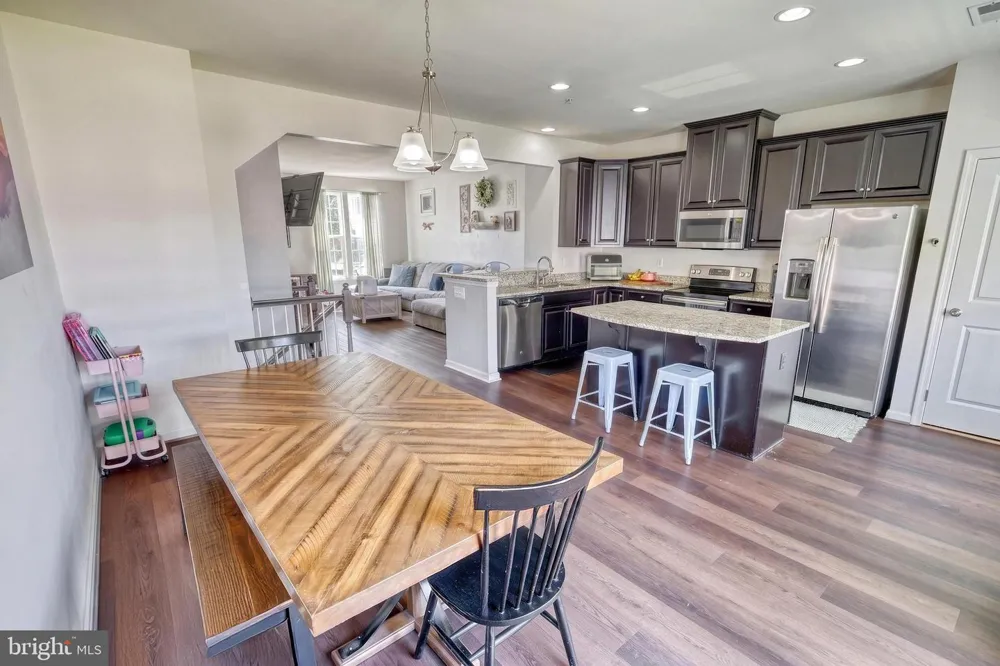 7937 ERINVALE LANE Seven Valleys, PA 17360