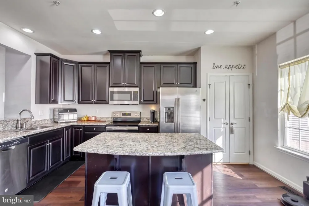 7937 ERINVALE LANE Seven Valleys, PA 17360