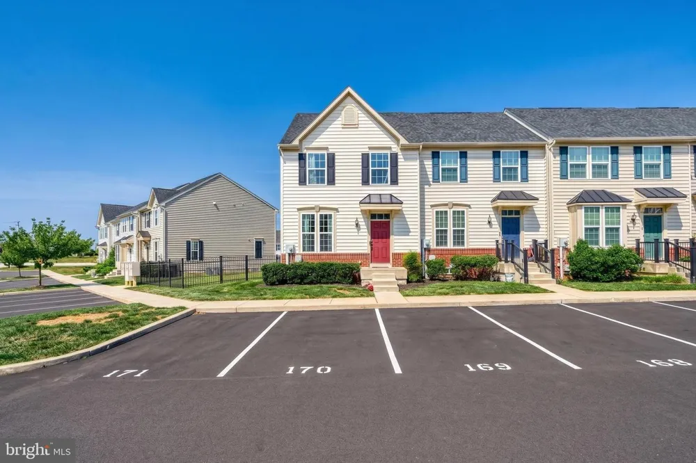 7937 ERINVALE LANE Seven Valleys, PA 17360