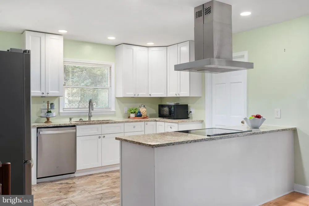 122 YORKTOWN BOULEVARD Locust Grove, VA 22508