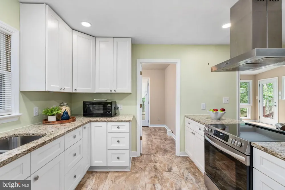 122 YORKTOWN BOULEVARD Locust Grove, VA 22508