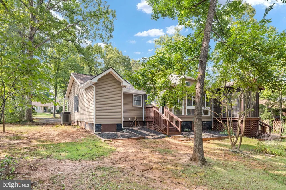 122 YORKTOWN BOULEVARD Locust Grove, VA 22508