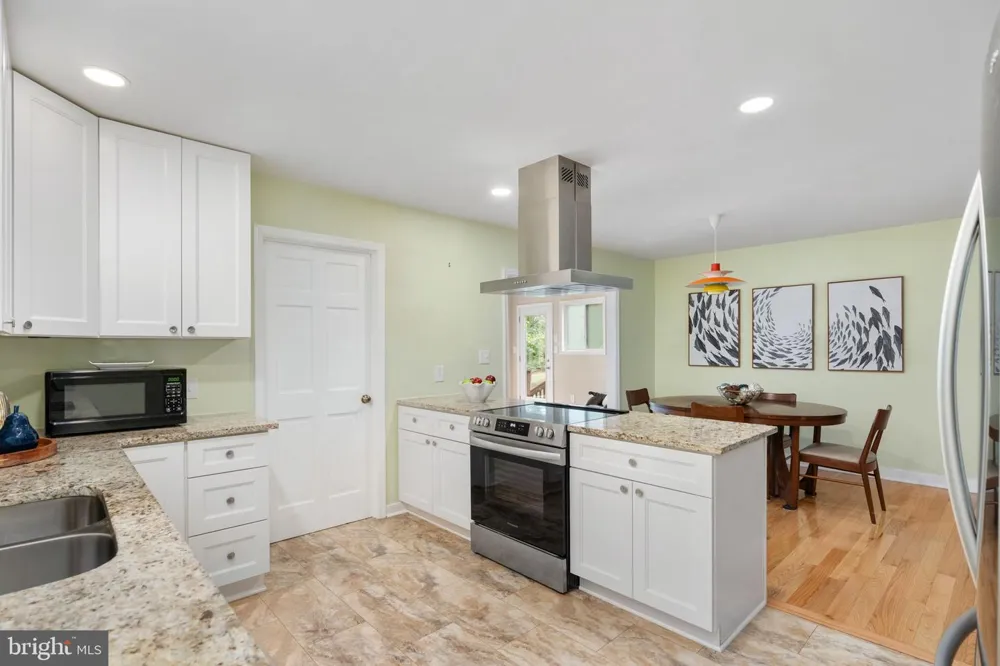 122 YORKTOWN BOULEVARD Locust Grove, VA 22508