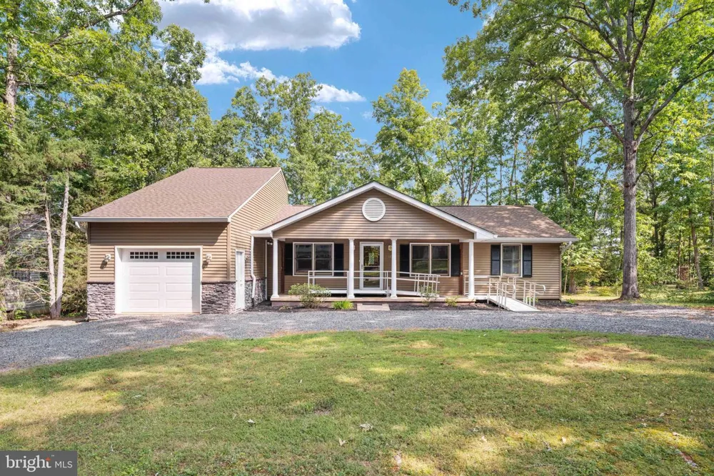 122 YORKTOWN BOULEVARD Locust Grove, VA 22508