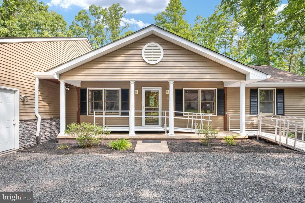 122 YORKTOWN BOULEVARD Locust Grove, VA 22508