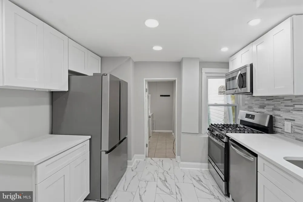 937 W LOMBARD STREET Baltimore, MD 21223