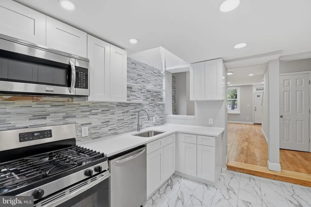 937 W LOMBARD STREET Baltimore, MD 21223