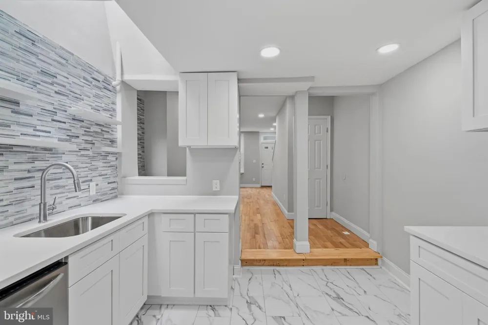 937 W LOMBARD STREET Baltimore, MD 21223