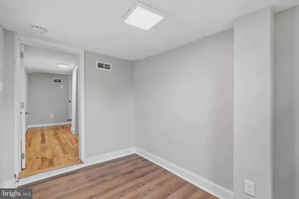 937 W LOMBARD STREET Baltimore, MD 21223