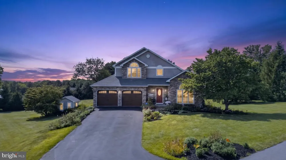 6467 ABBEY ROAD Wind Gap, PA 18091