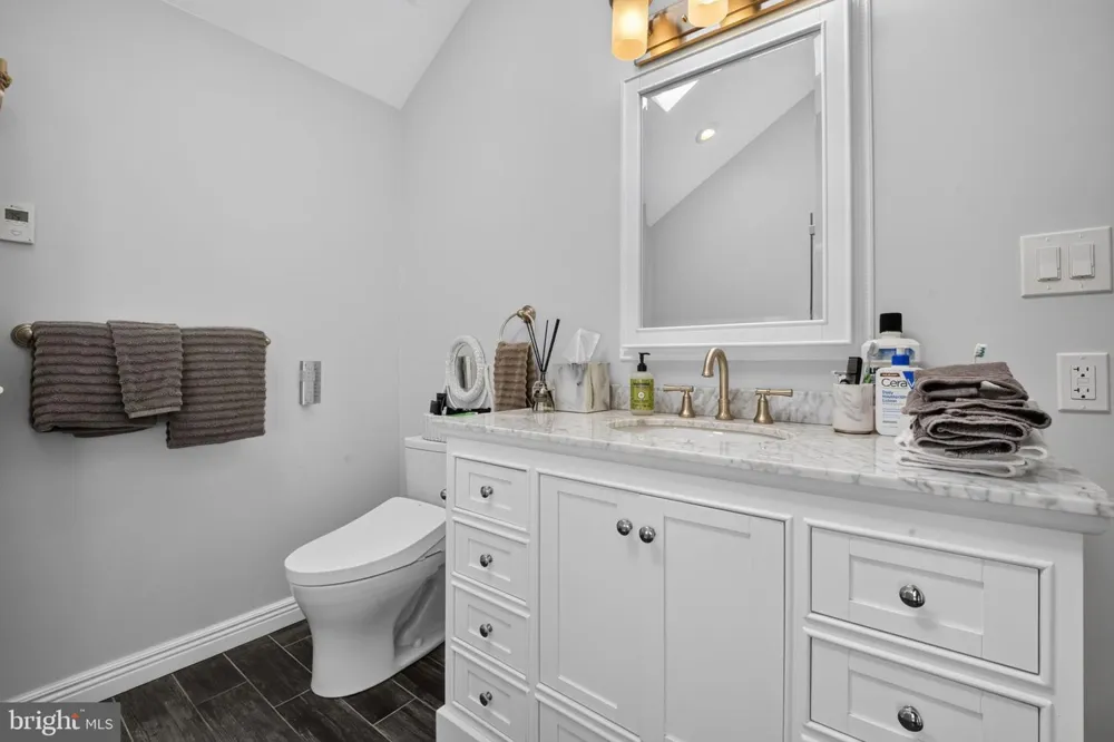 6467 ABBEY ROAD Wind Gap, PA 18091