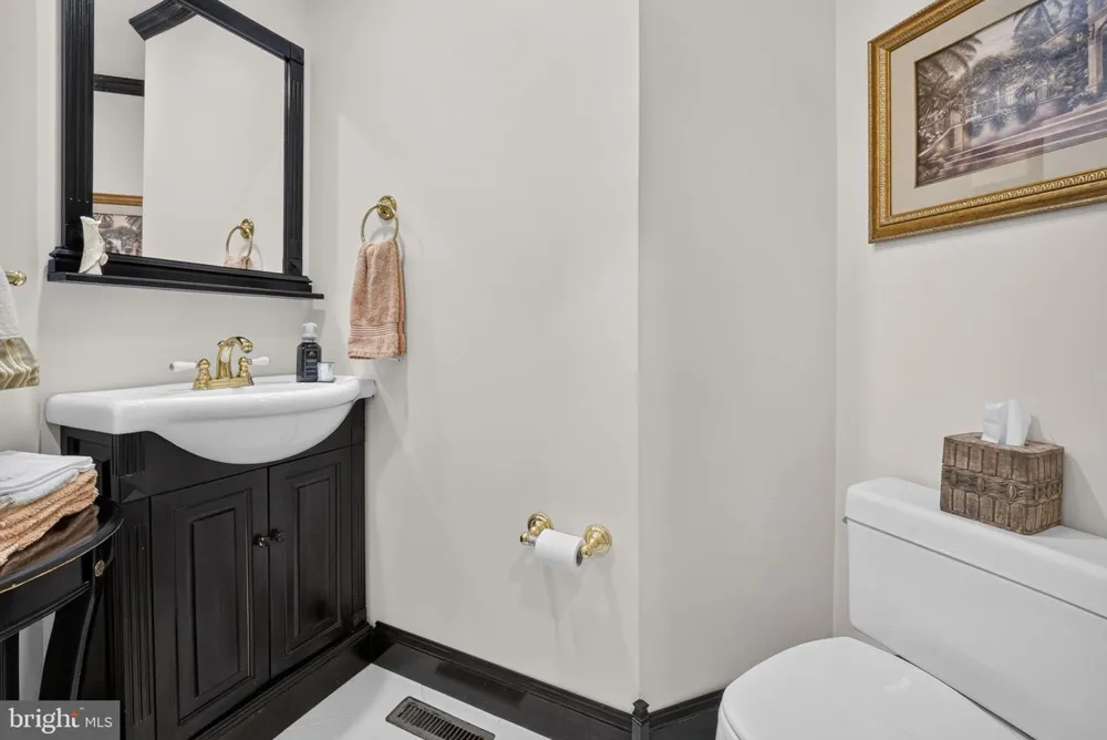 6467 ABBEY ROAD Wind Gap, PA 18091