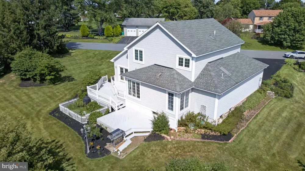 6467 ABBEY ROAD Wind Gap, PA 18091