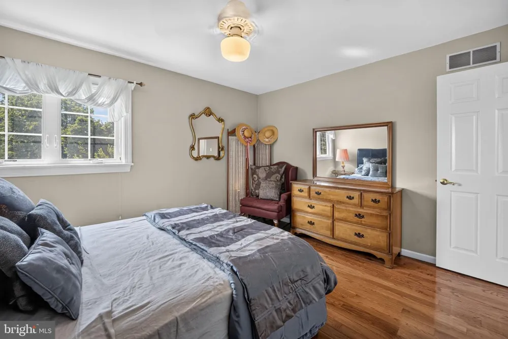 6467 ABBEY ROAD Wind Gap, PA 18091