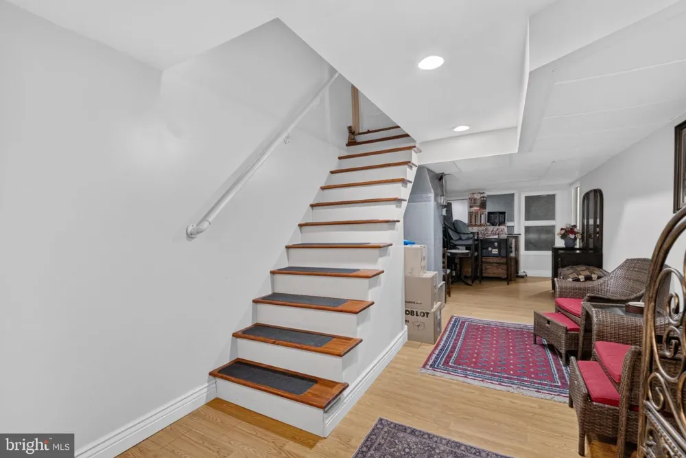 6467 ABBEY ROAD Wind Gap, PA 18091
