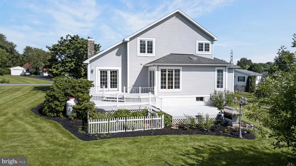 6467 ABBEY ROAD Wind Gap, PA 18091