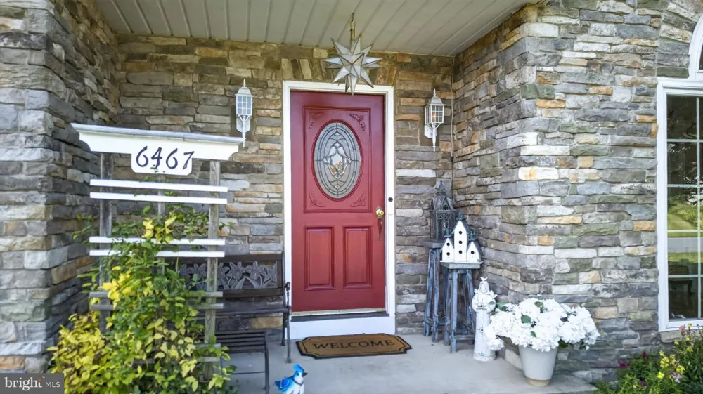 6467 ABBEY ROAD Wind Gap, PA 18091