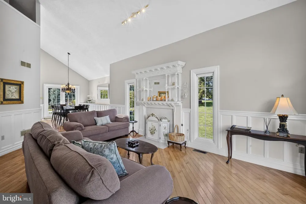 6467 ABBEY ROAD Wind Gap, PA 18091