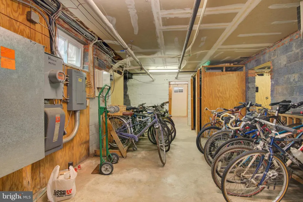 2100 SCOTT STREET #103 Arlington, VA 22209