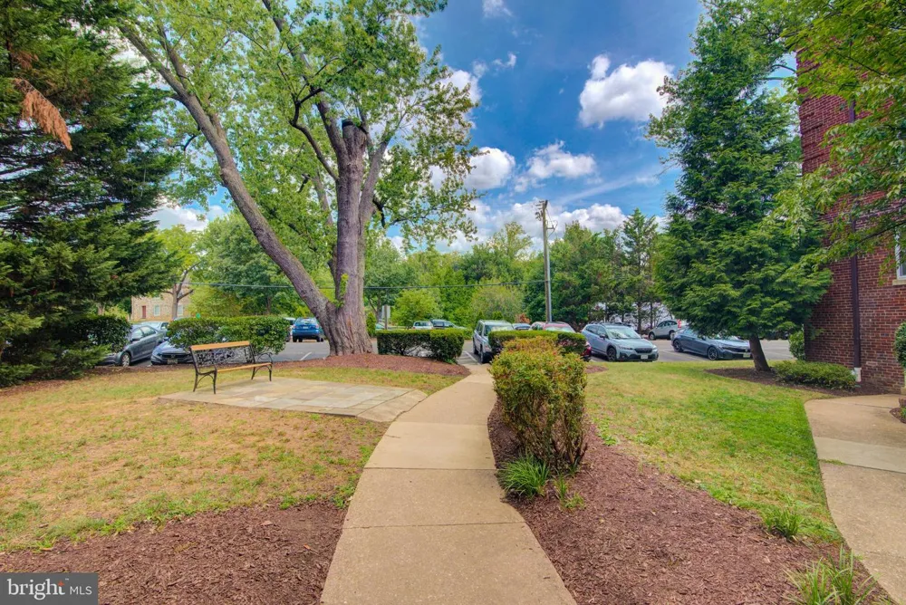 2100 SCOTT STREET #103 Arlington, VA 22209