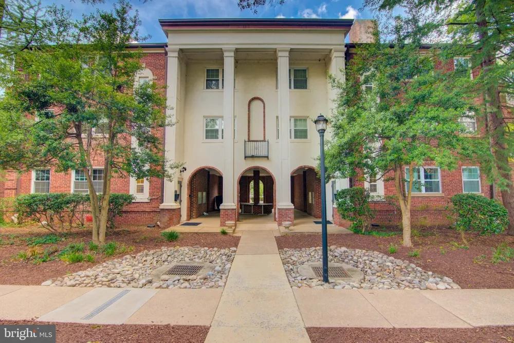 2100 SCOTT STREET #103 Arlington, VA 22209