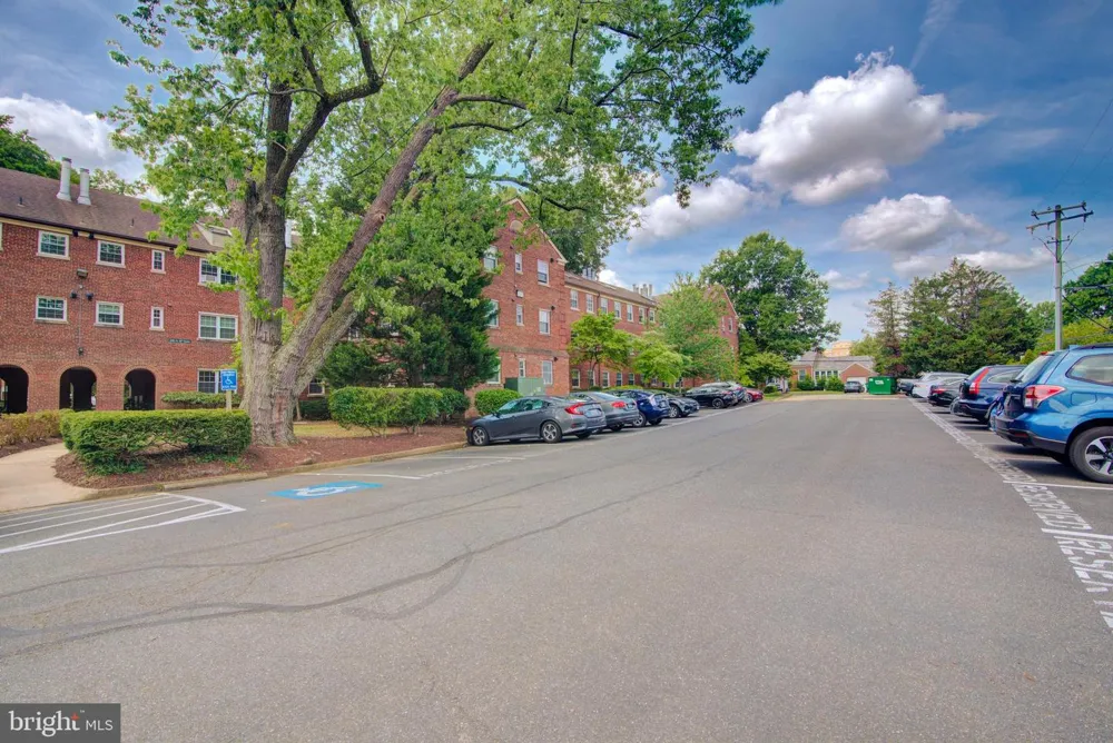 2100 SCOTT STREET #103 Arlington, VA 22209