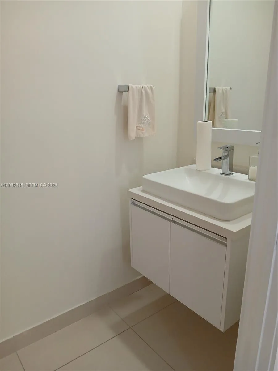 6415 NW 102nd Path #208 Doral, FL 33178
