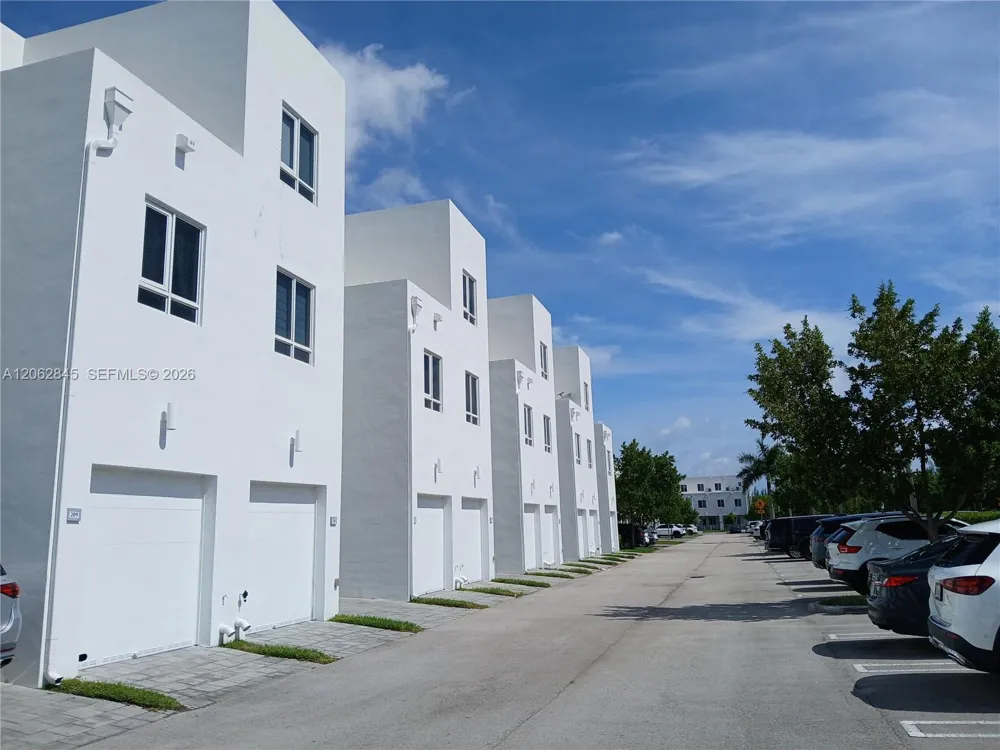 6415 NW 102nd Path #208 Doral, FL 33178