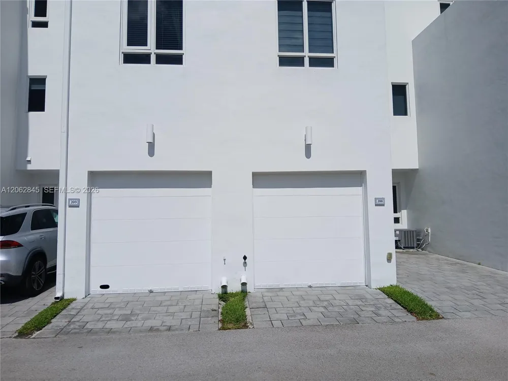6415 NW 102nd Path #208 Doral, FL 33178