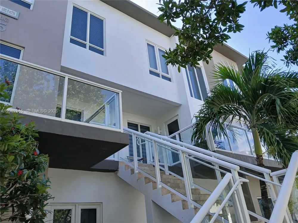 6415 NW 102nd Path #208 Doral, FL 33178