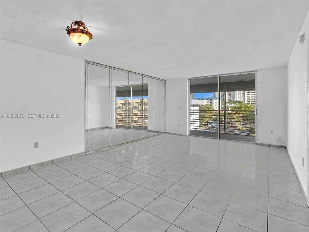 3849 NE 169th St #405 North Miami Beach, FL 33160