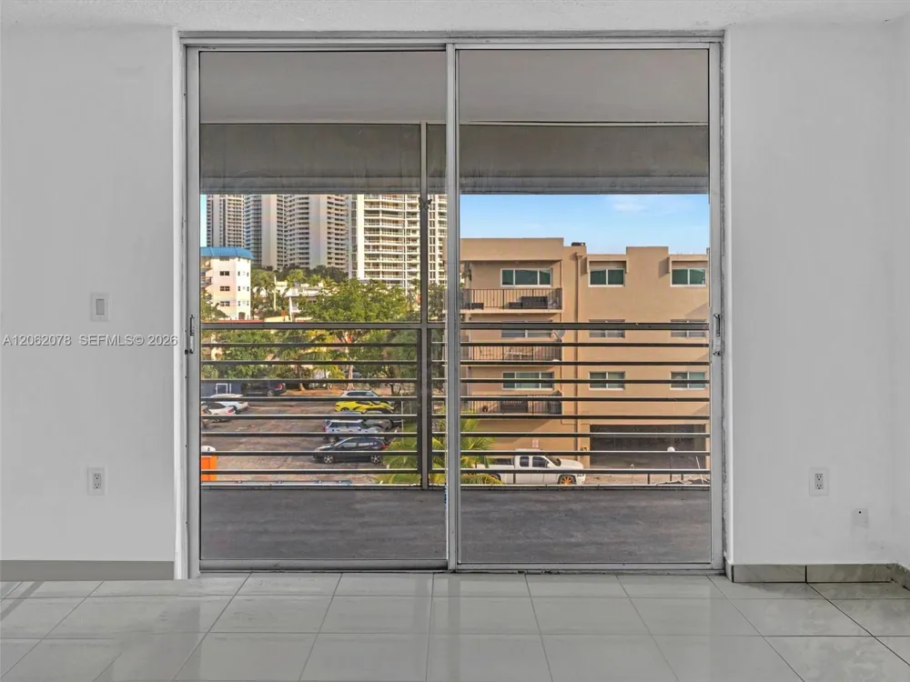 3849 NE 169th St #405 North Miami Beach, FL 33160