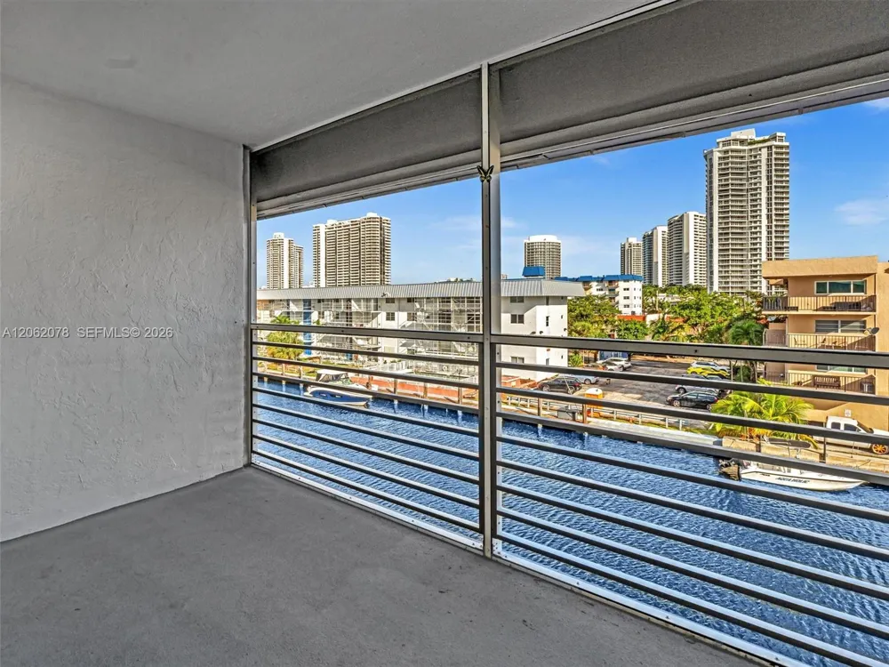 3849 NE 169th St #405 North Miami Beach, FL 33160