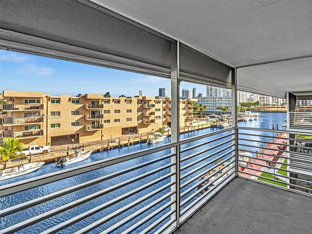3849 NE 169th St #405 North Miami Beach, FL 33160