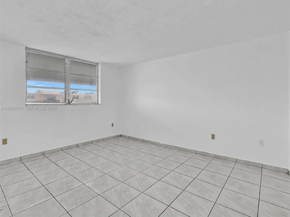 3849 NE 169th St #405 North Miami Beach, FL 33160