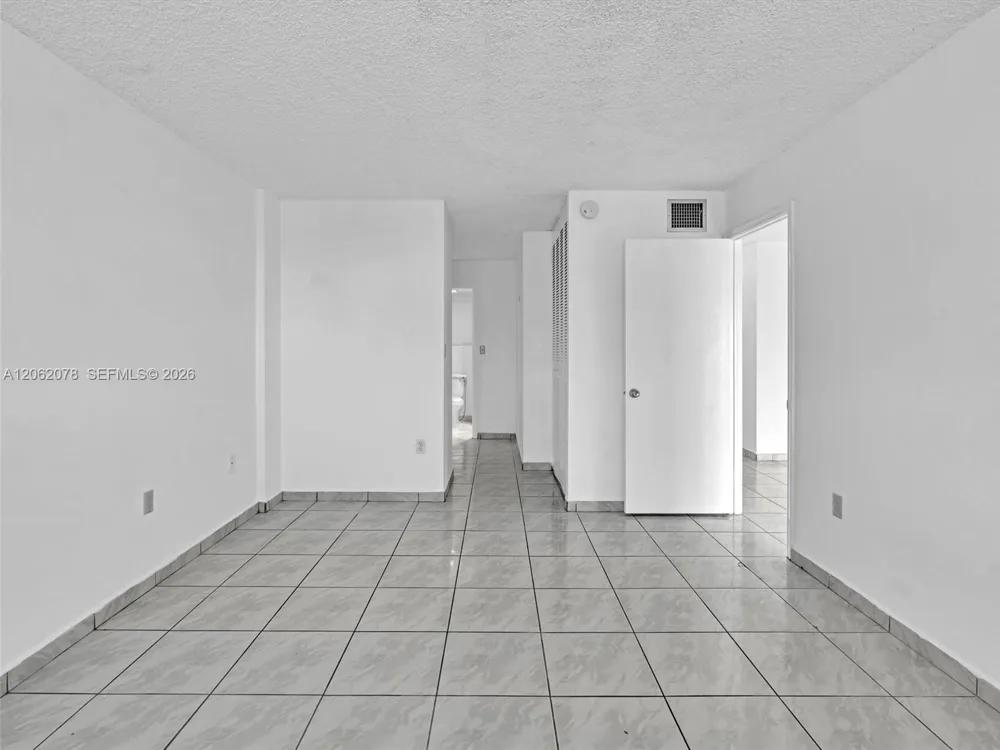 3849 NE 169th St #405 North Miami Beach, FL 33160