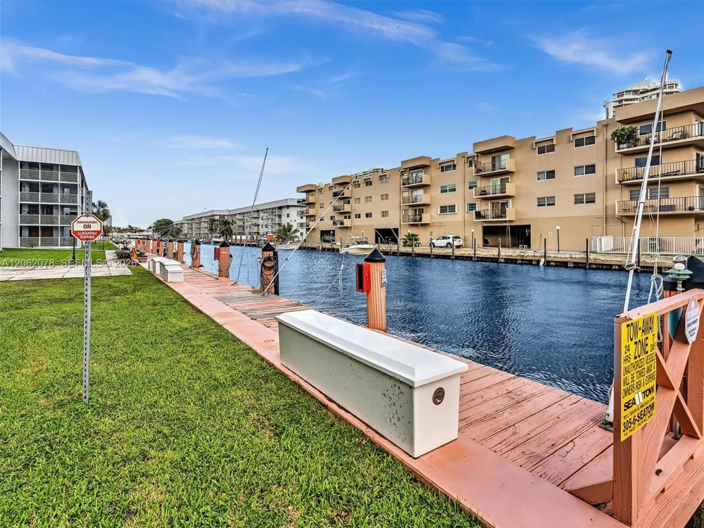 3849 NE 169th St #405 North Miami Beach, FL 33160