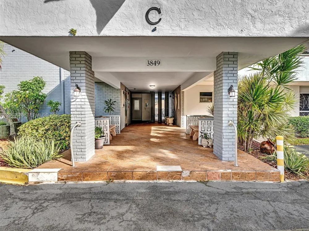 3849 NE 169th St #405 North Miami Beach, FL 33160