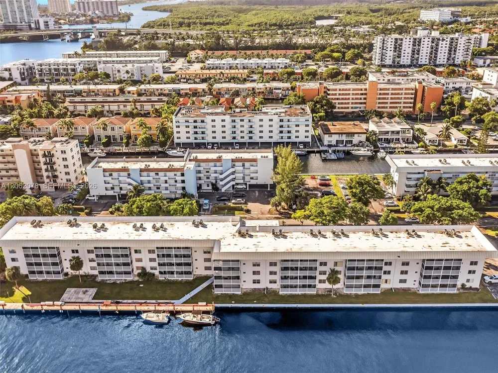 3849 NE 169th St #405 North Miami Beach, FL 33160