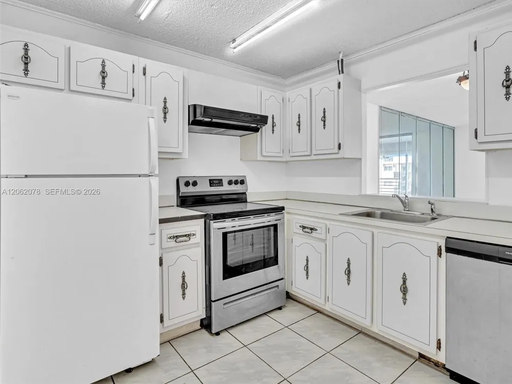 3849 NE 169th St #405 North Miami Beach, FL 33160