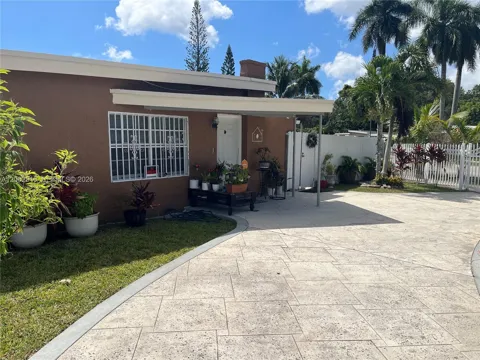 101 Miami Gardens Rd #101