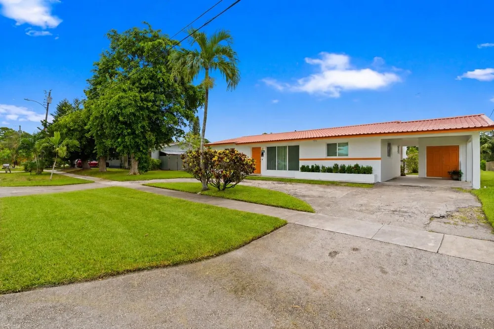 2780 NW 26TH AVENUE Oakland Park, FL 33311
