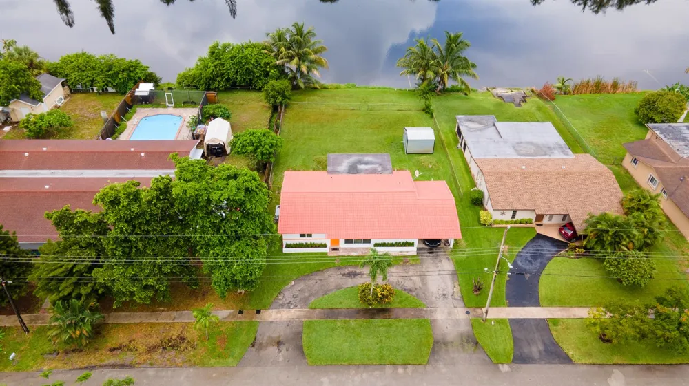 2780 NW 26TH AVENUE Oakland Park, FL 33311