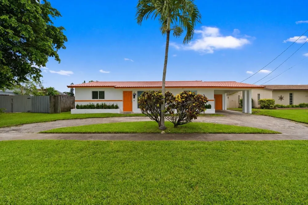 2780 NW 26TH AVENUE Oakland Park, FL 33311